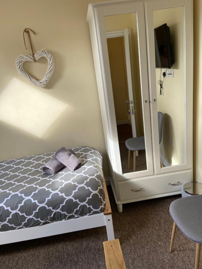 The Ashton Gate Mews Hotel Бристол Екстериор снимка